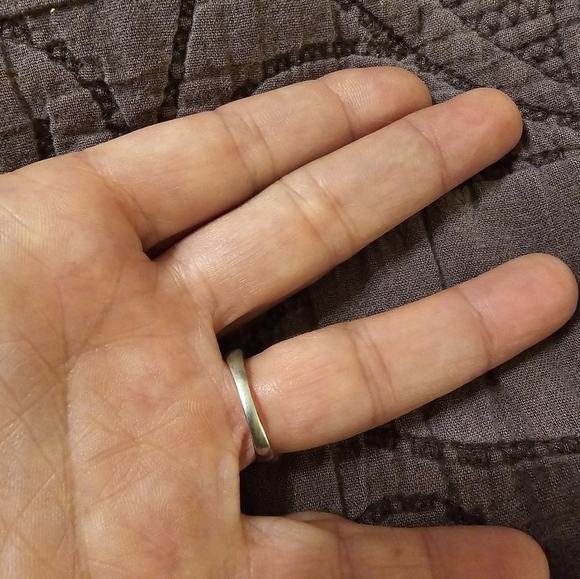 Sterling Silver Opal and Diamond ring. Size 7. - Picture 4 of 4